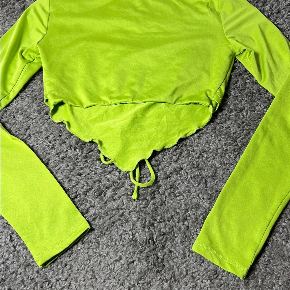 Princess Polly green ruched long sleeve crop top size 2